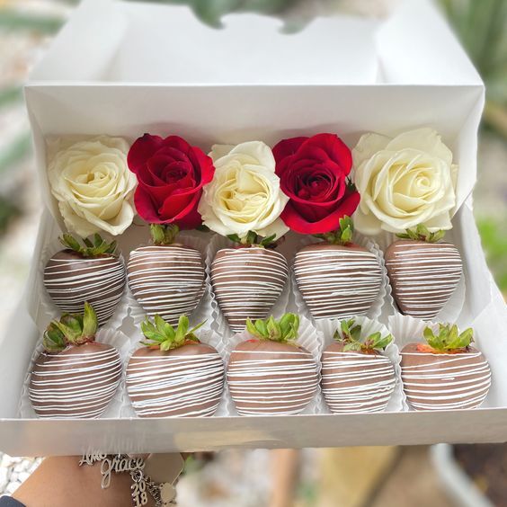 Assorted Chocolate Dipped Strawberry Gift Box